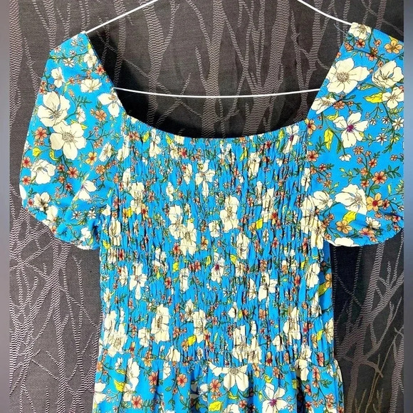 Monteau Los Angeles - Beautifully Vibrant Blue Floral Medium Dress 🦋🌼 - Picture 3 of 15